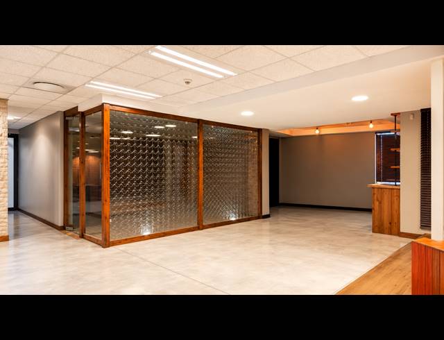 6,650M² WAREHOUSE FOR SALE IN MEADOWDALE